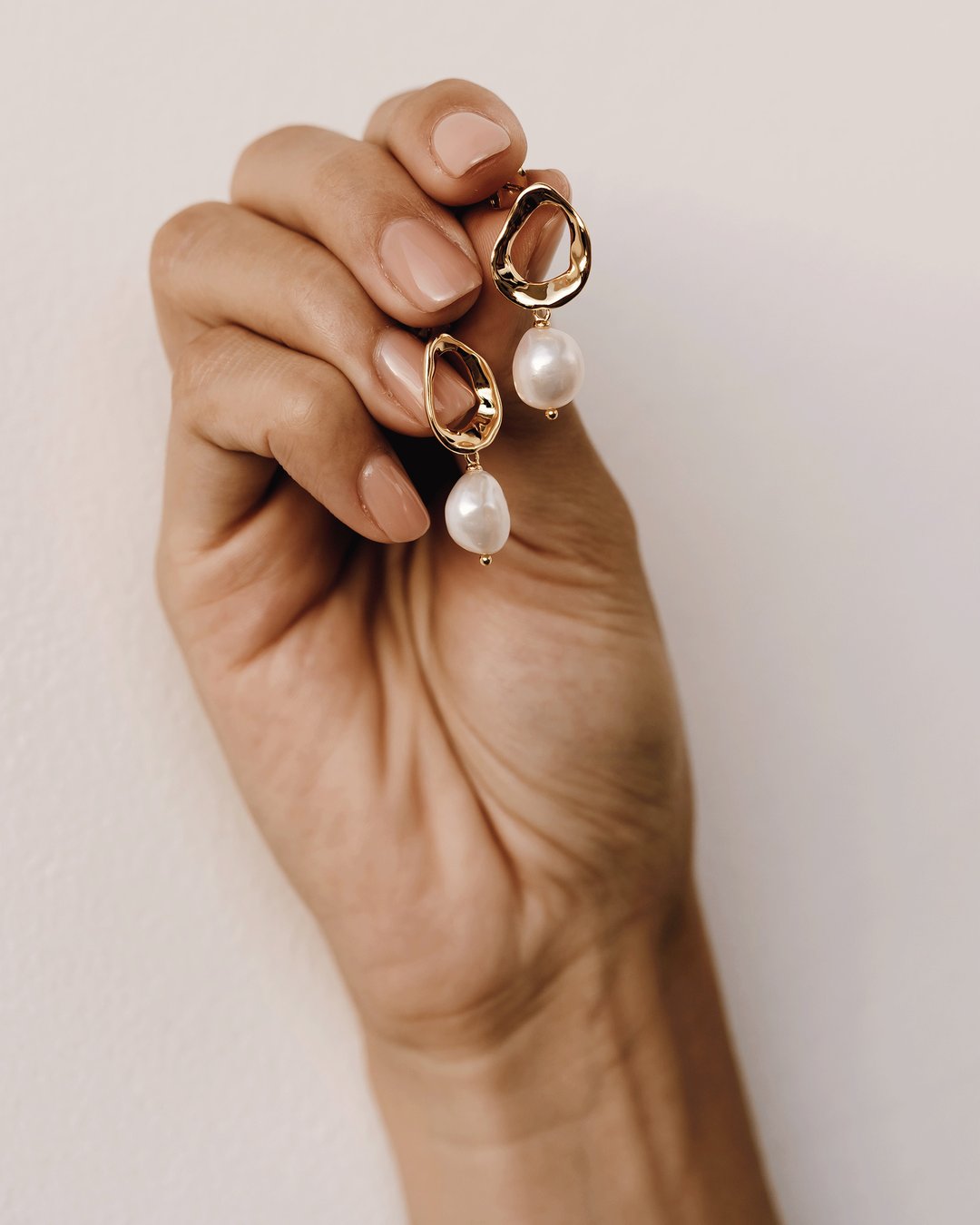 Atlantis pearl earring