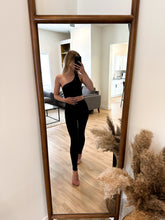 Load image into Gallery viewer, Nitro off shoulder top
