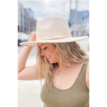Load image into Gallery viewer, Taylors Hat Ivory
